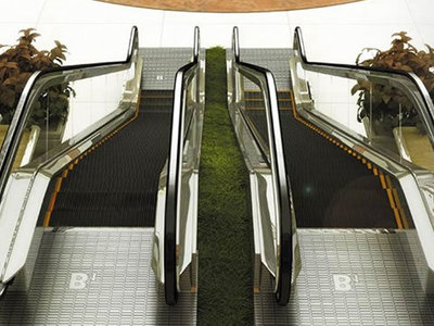 سلالم كهربائية