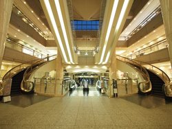 سلالم كهربائية