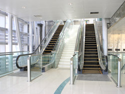 سلالم كهربائية