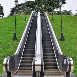 سلالم كهربائية