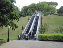 سلالم كهربائية