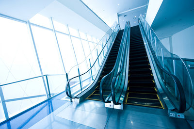 سلالم كهربائية